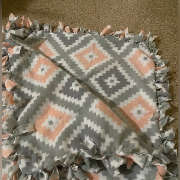 Girls New Handmade Fleece Baby Tie Blanket - Picture 6 of 9